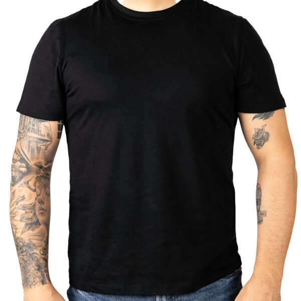 Camiseta Slim Fit Negro - Cabin By The Sea